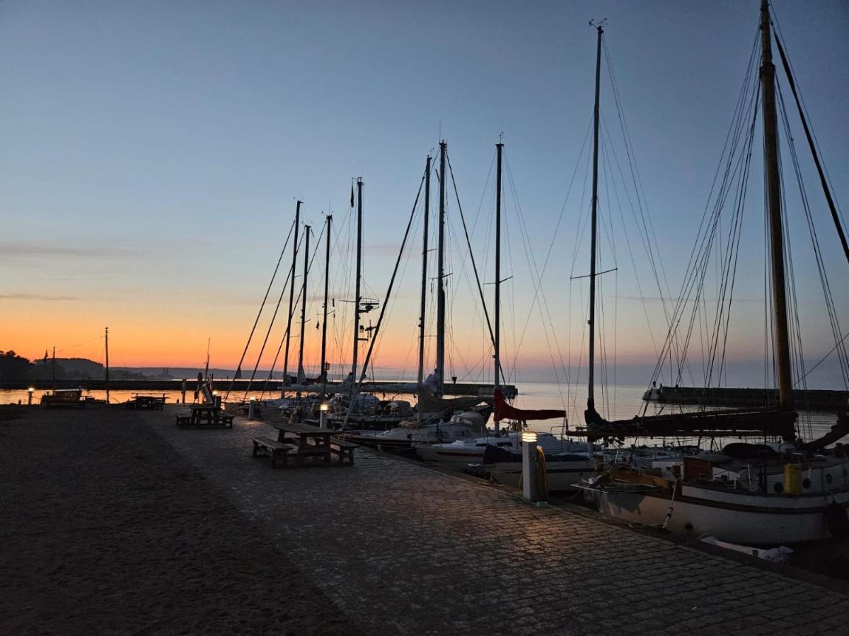 Kaptenshuset Hotell Kivik Bagian luar foto